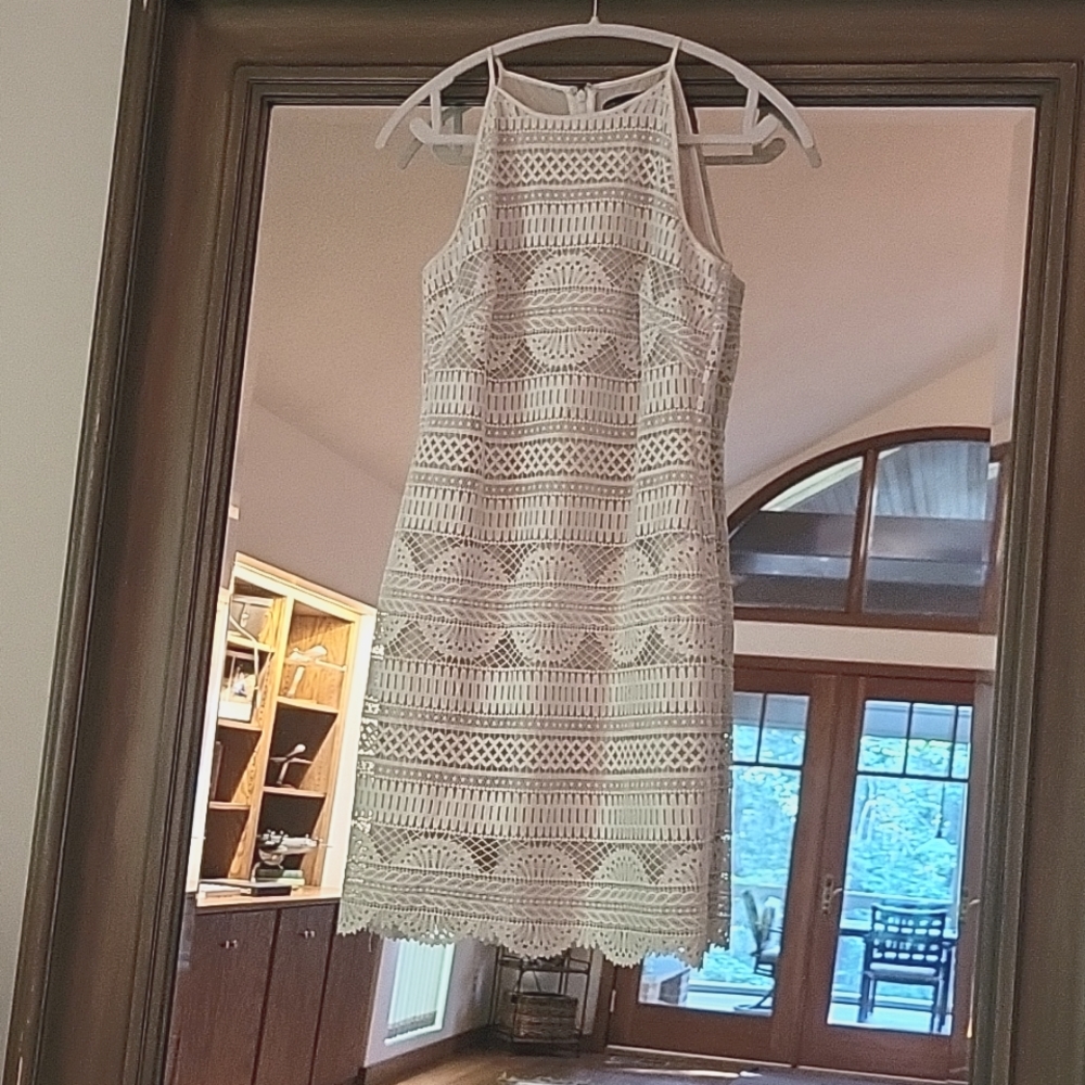 Like New- White House Black Market Dress